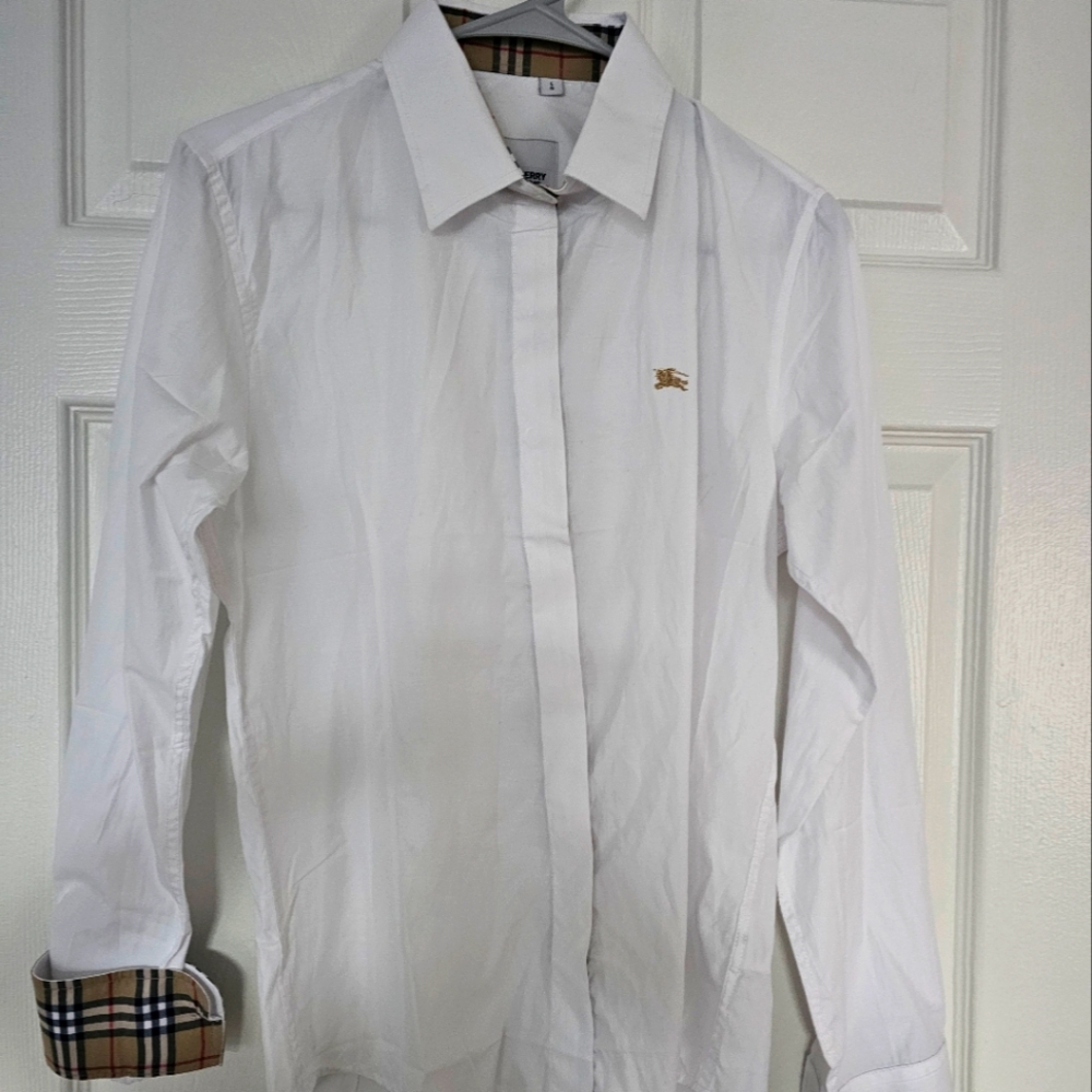 Burberry women shirt long sleeve sz. Large